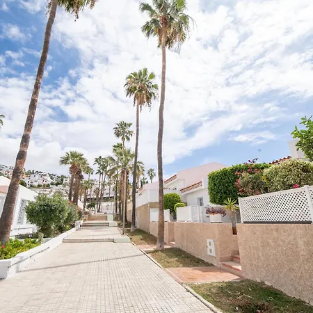 Island Village ホテル アデヘ