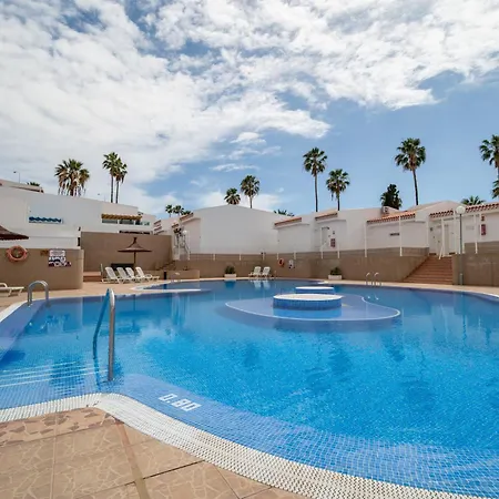 Island Village * アデヘ