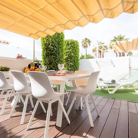 Island Village ホテル アデヘ