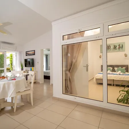 ホテル Island Village アデヘ