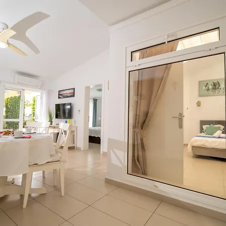 ホテル Island Village