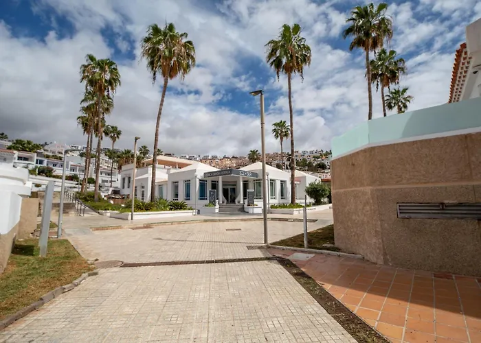 Island Village Hotel
